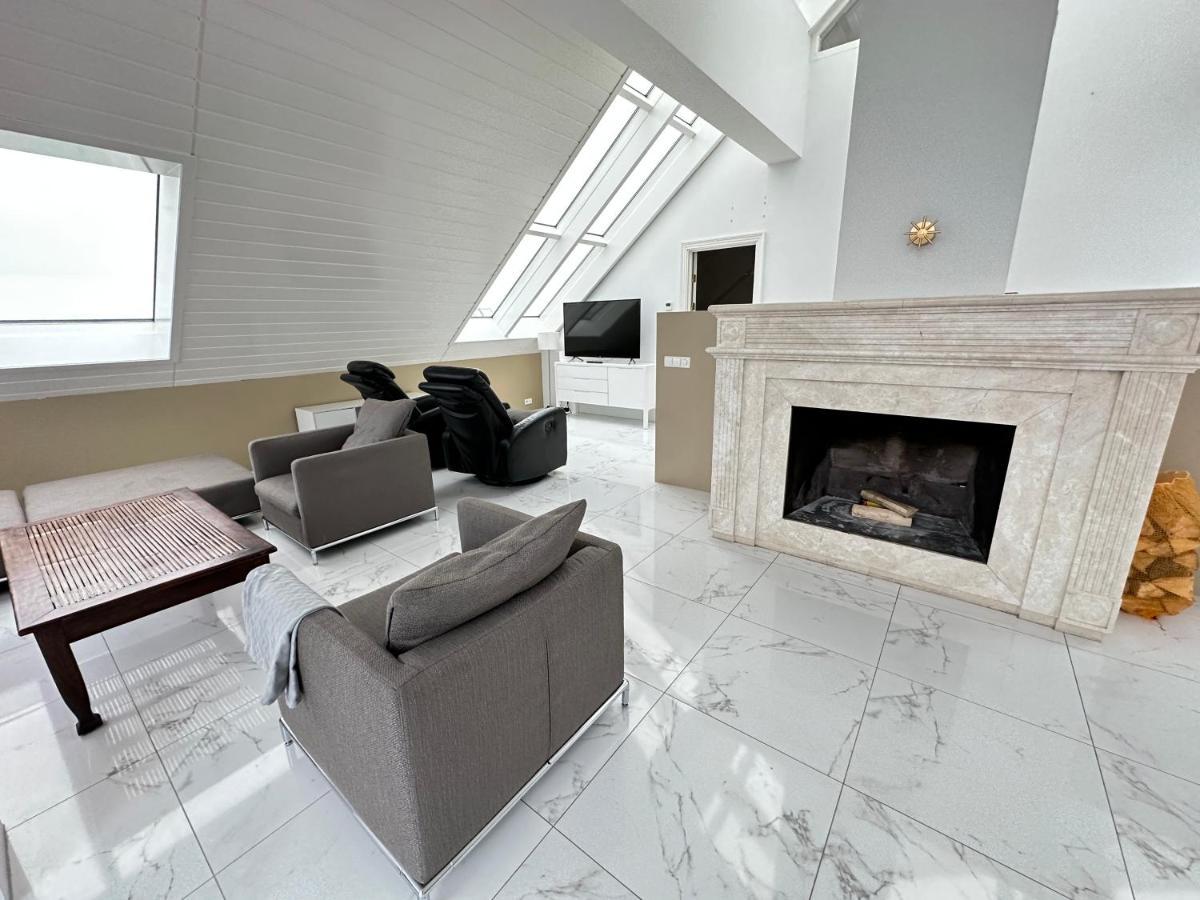 Big Villa Centrally Located In Reykjavik Extérieur photo