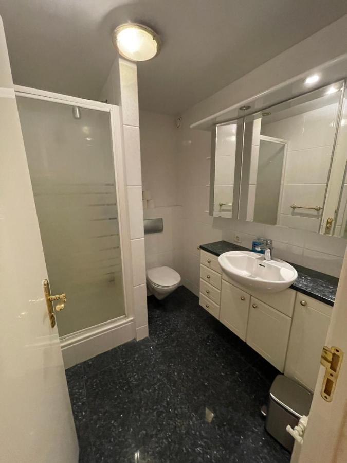 Big Villa Centrally Located In Reykjavik Extérieur photo