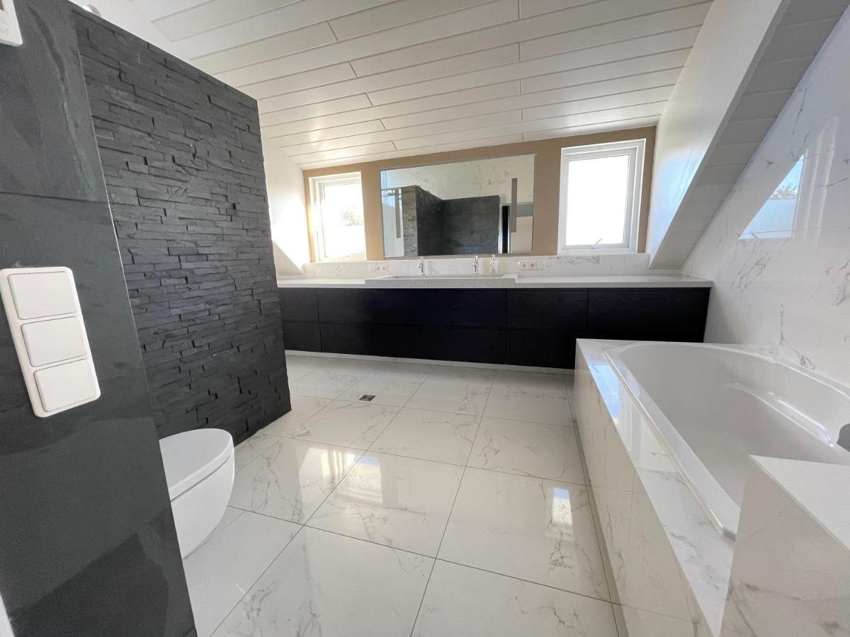 Big Villa Centrally Located In Reykjavik Extérieur photo