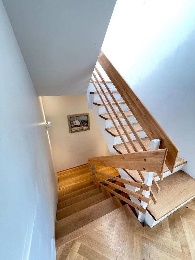 Big Villa Centrally Located In Reykjavik Extérieur photo