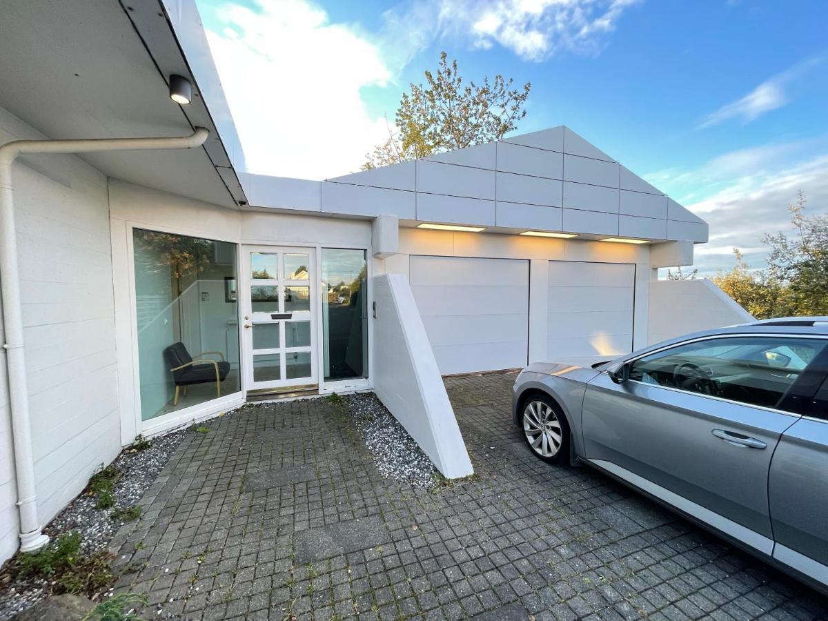 Big Villa Centrally Located In Reykjavik Extérieur photo