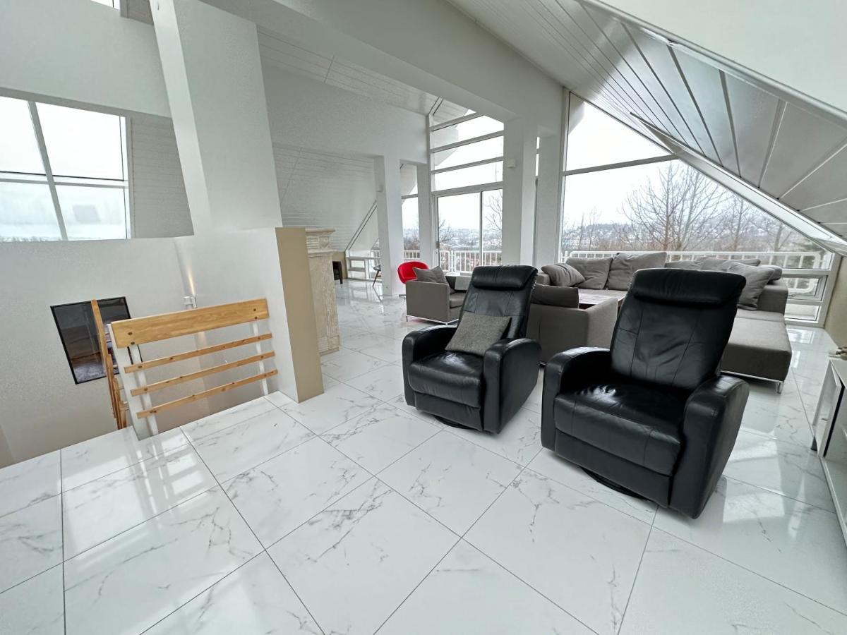 Big Villa Centrally Located In Reykjavik Extérieur photo