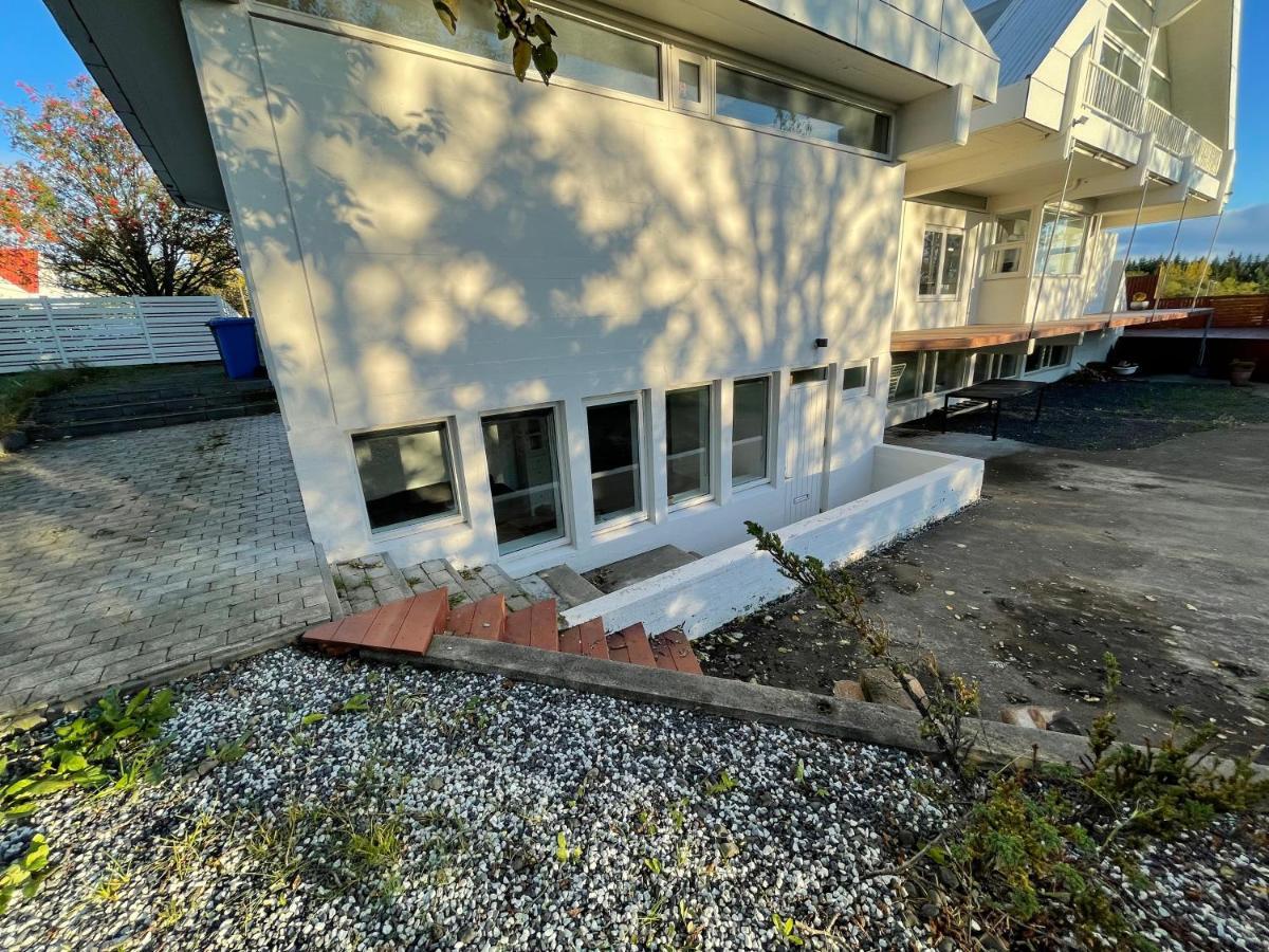 Big Villa Centrally Located In Reykjavik Extérieur photo